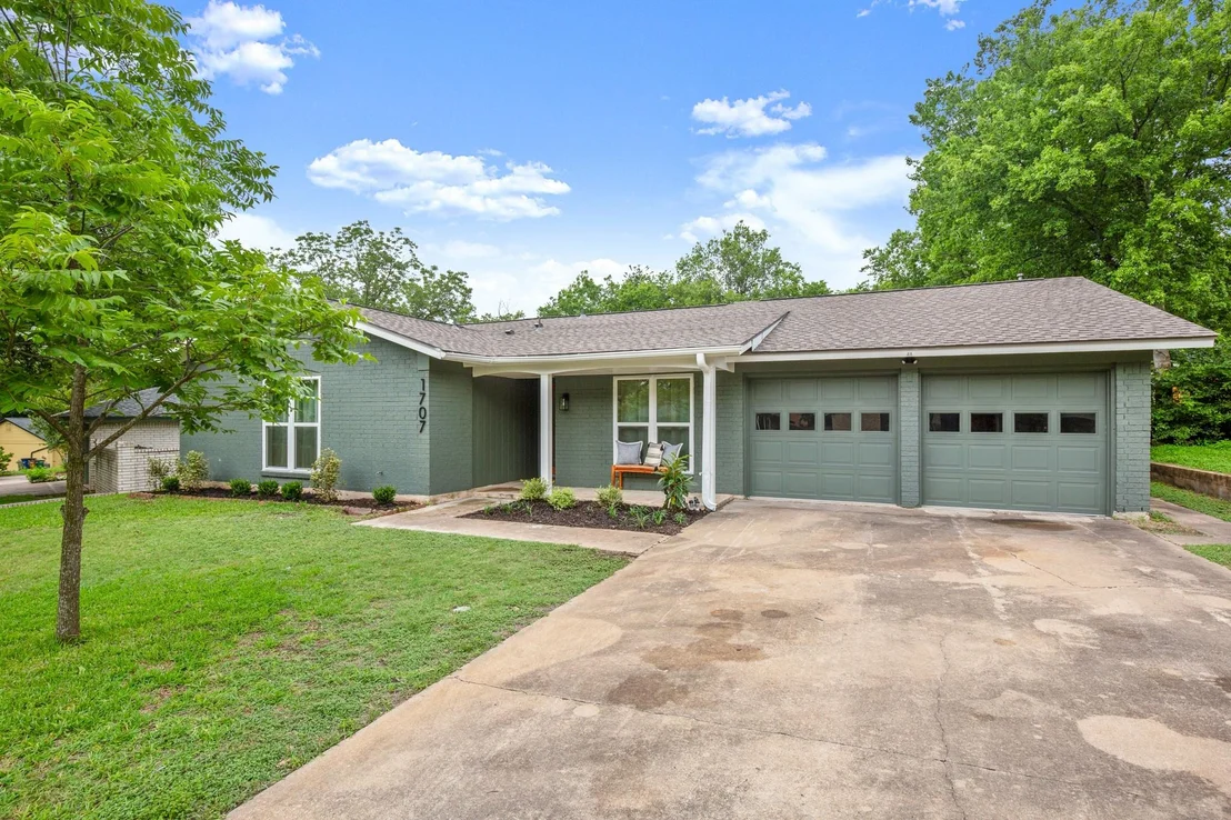 Photo of 1707 Raven DR