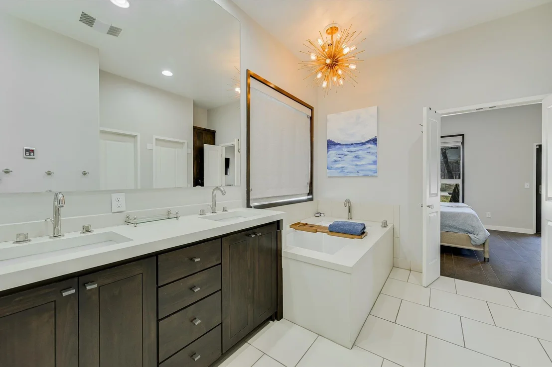 Photo of 2410 Thornton RD