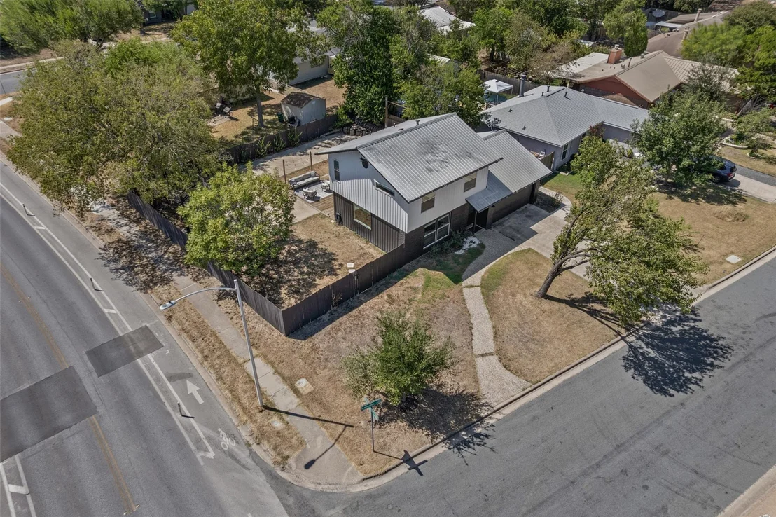 Photo of 1101 Kenyon DR