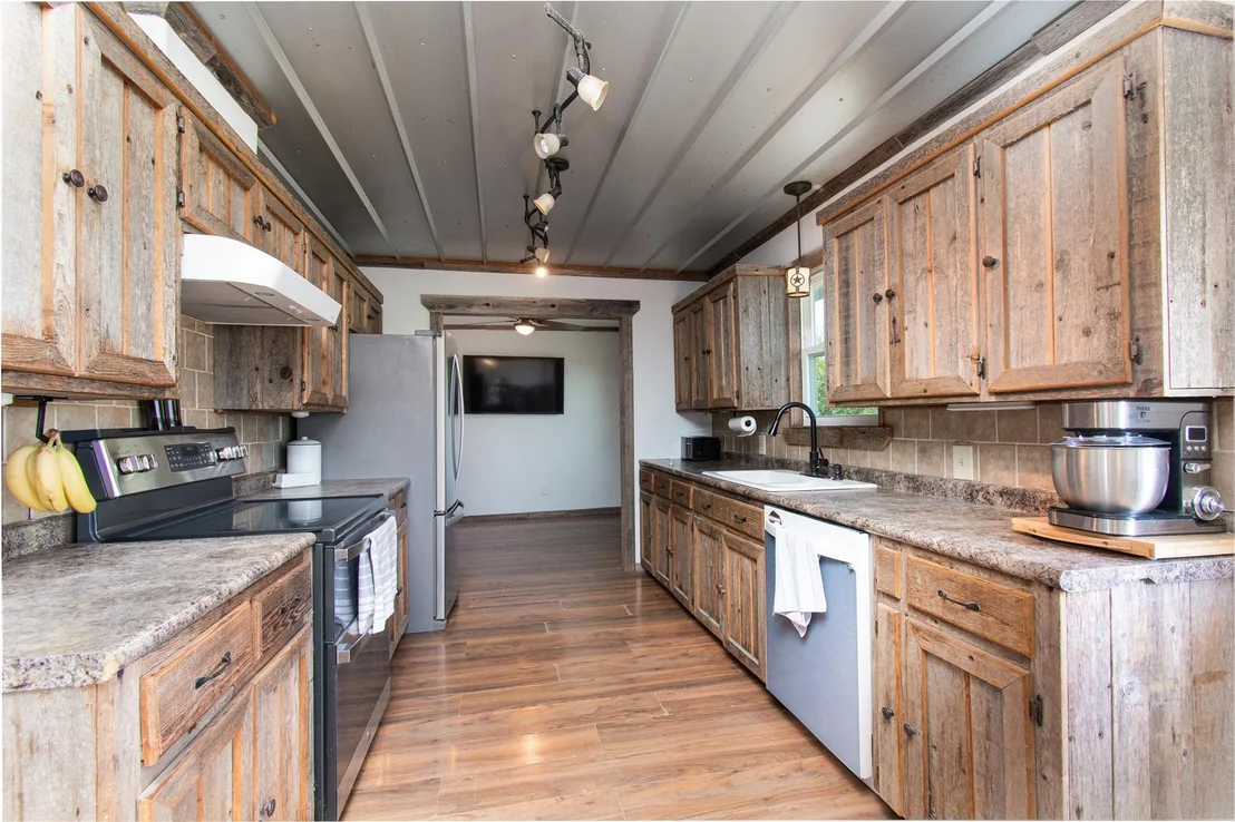 Photo of 8490 E HWY 190