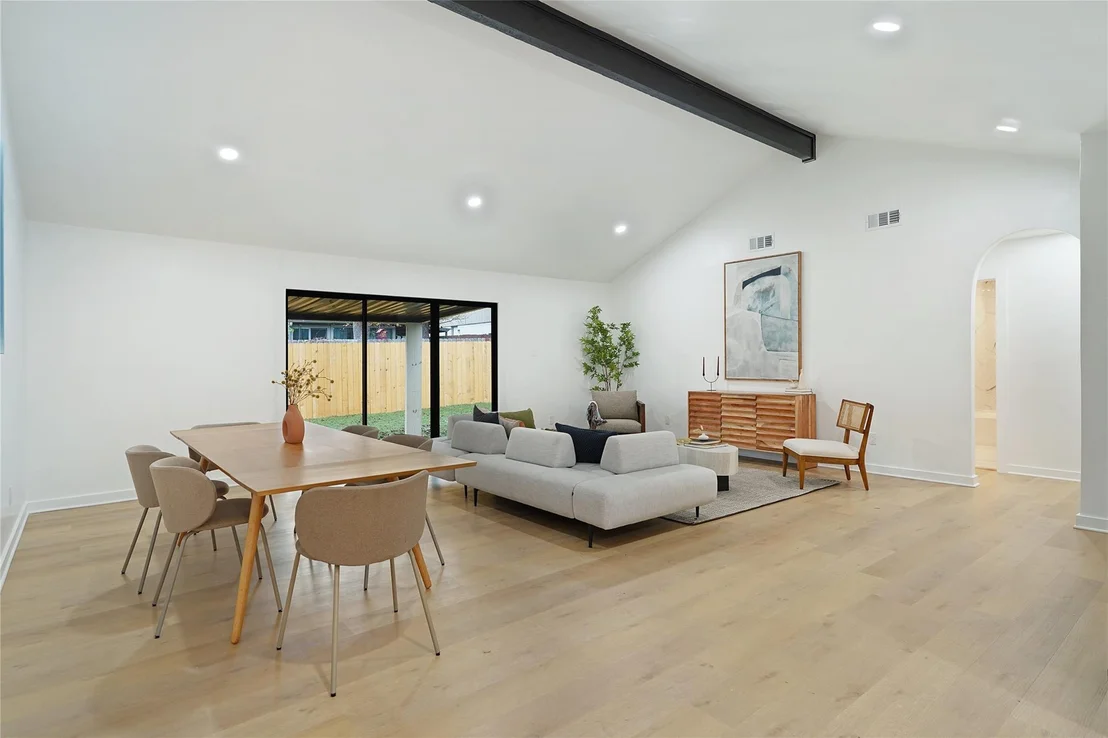 Photo of 7403 West Gate BLVD