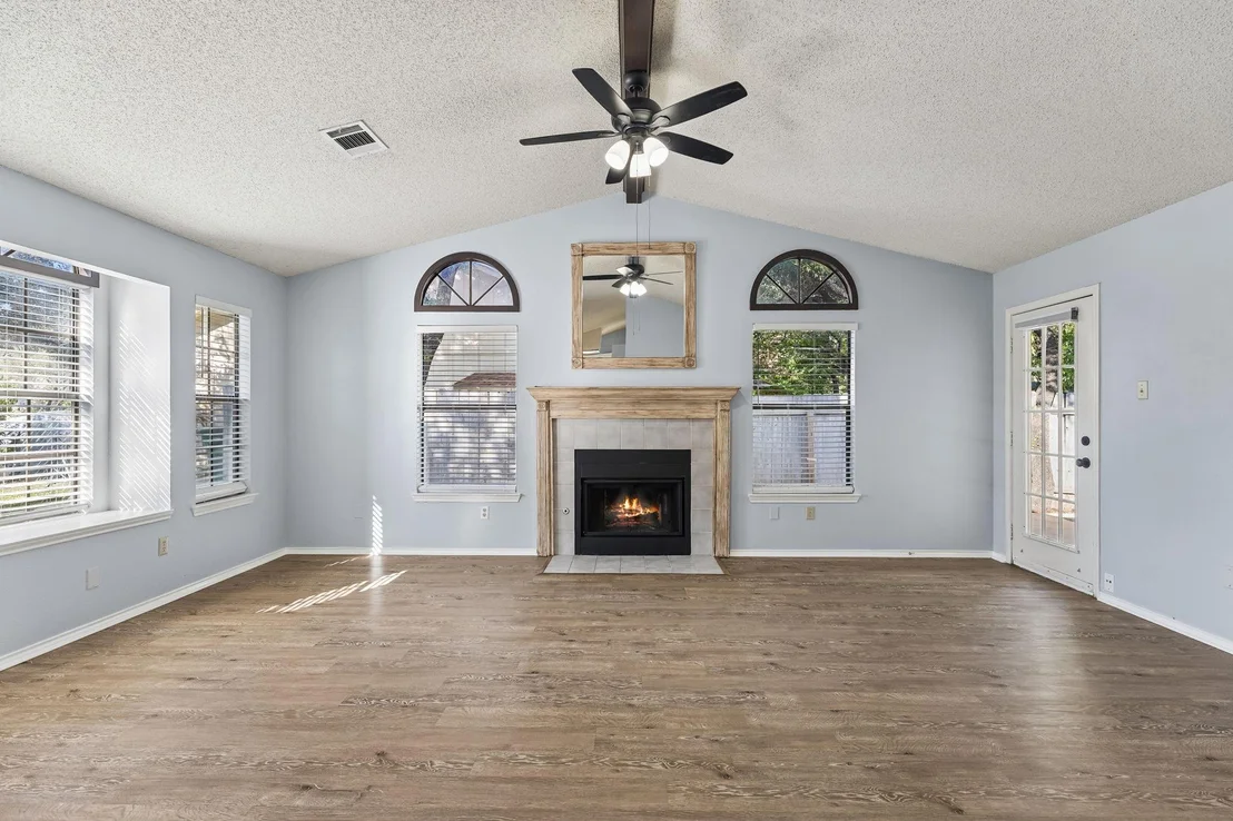 Photo of 1709 Hatch RD