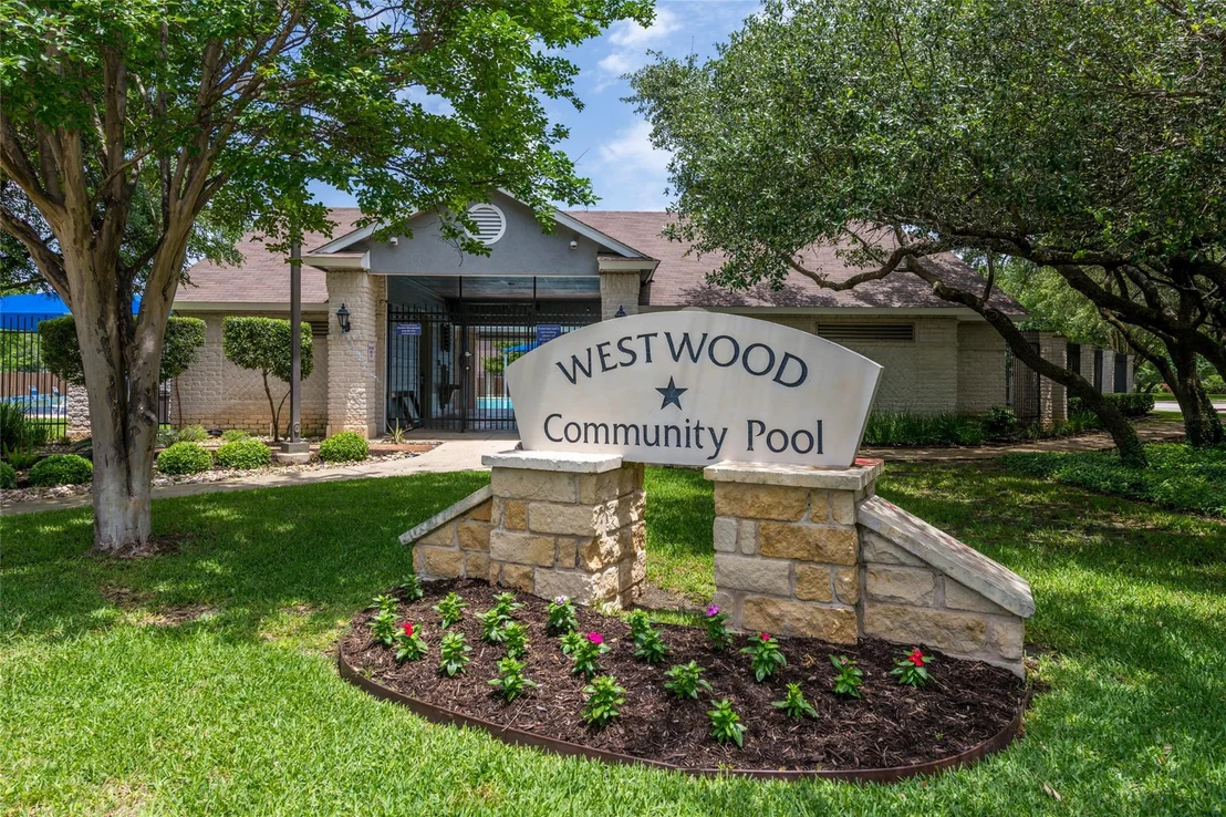 Photo of 1602 Candlelight DR