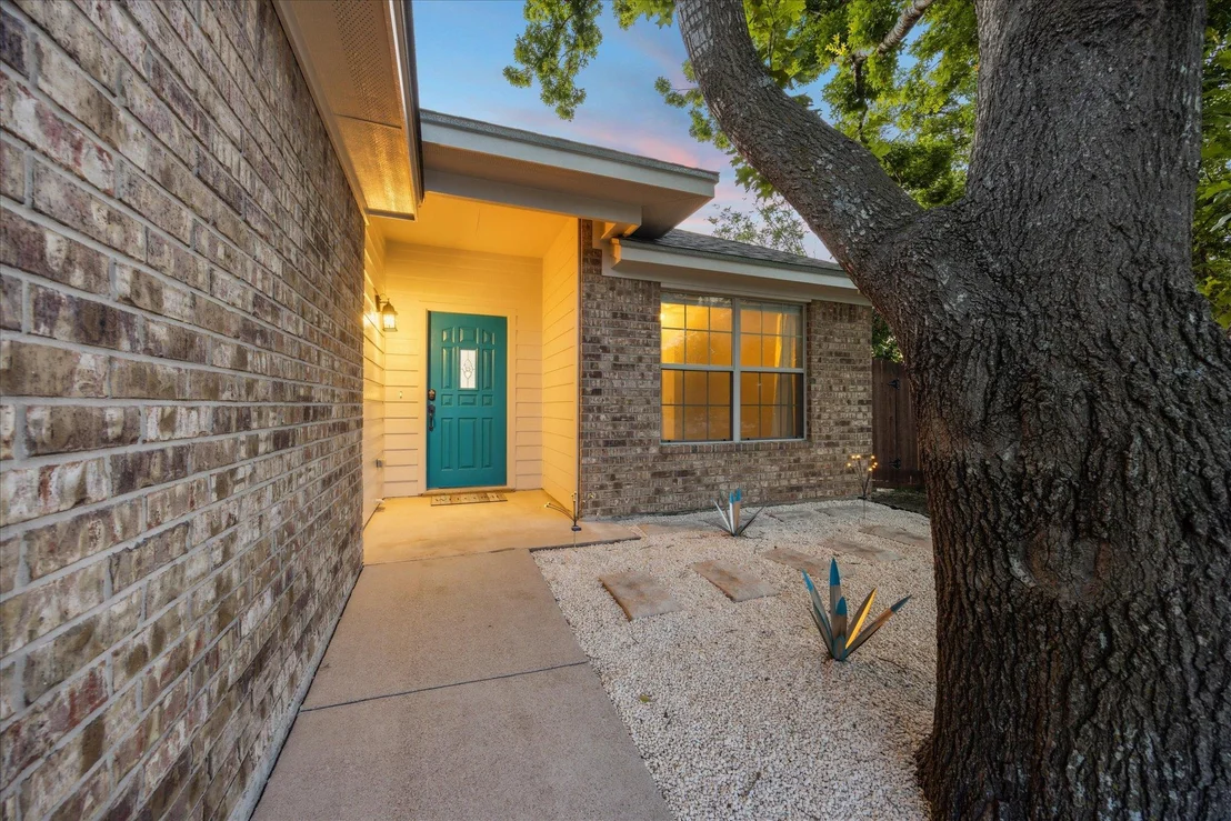 Photo of 1220 Redstone DR