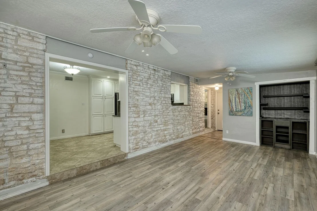 Photo of 210 River Bow DR