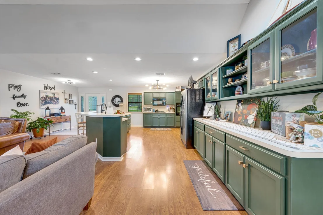 Photo of 23258 Edgewater DR