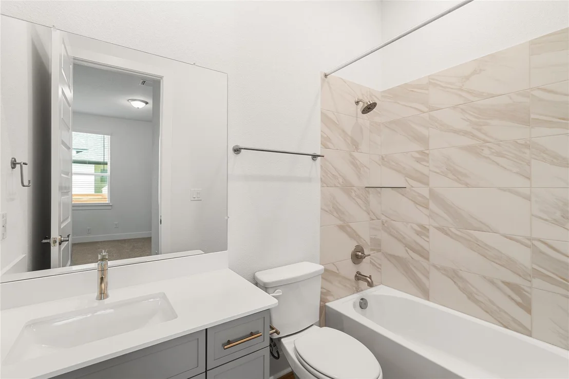 Photo of 2105 Tobiano TRCE