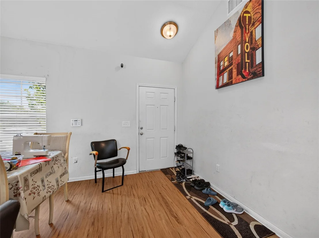 Photo of 417 Foxglove DR