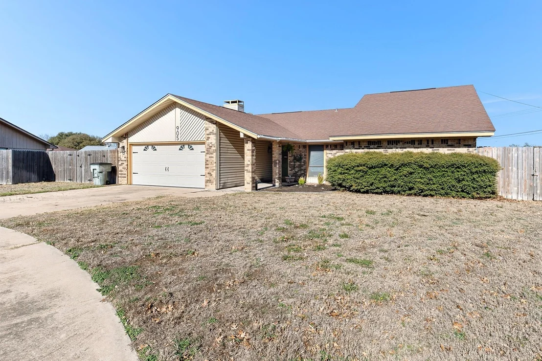 Photo of 905 Moss CIR