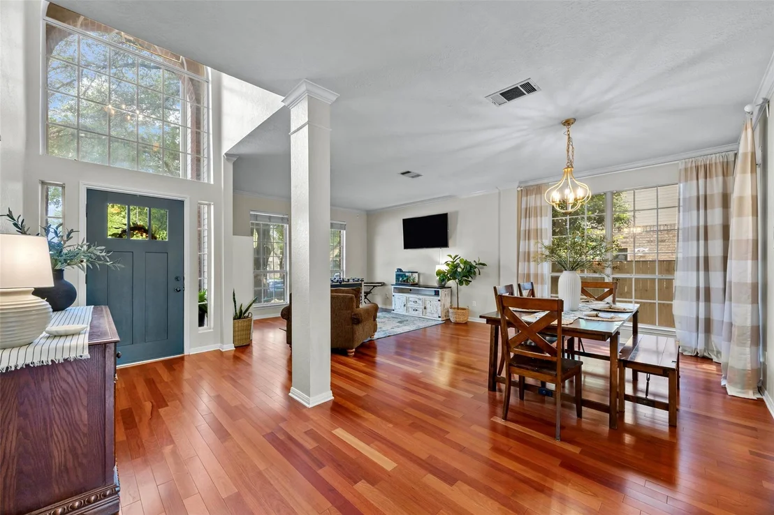 Photo of 1214 Cardinal LN