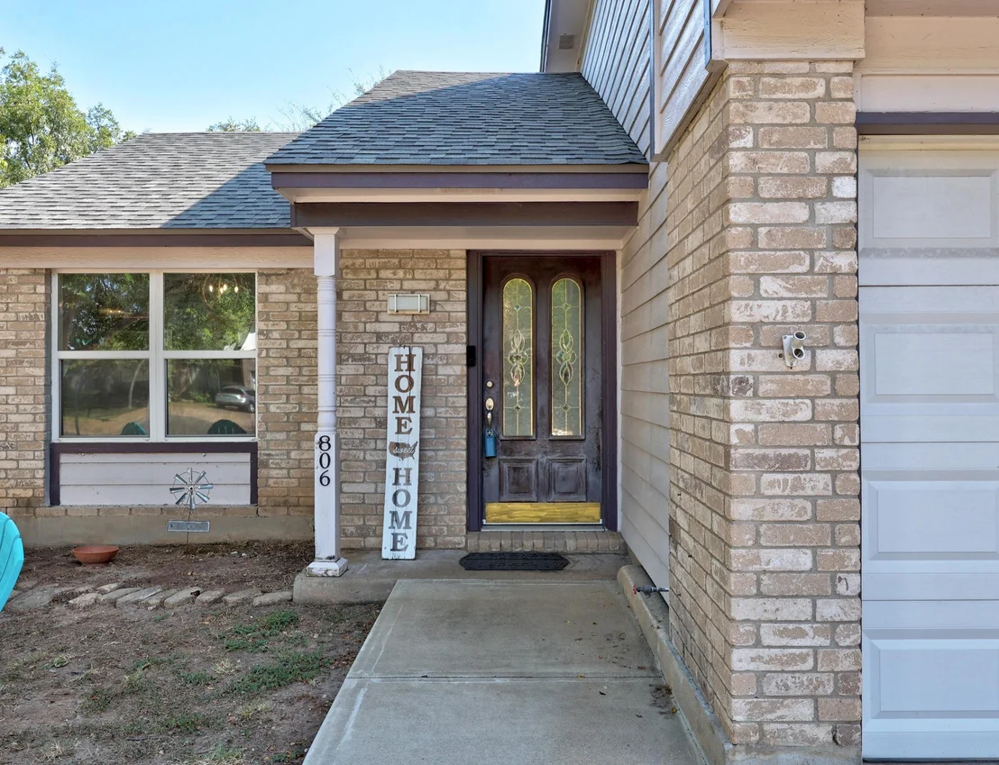 Photo of 806 Brook BND