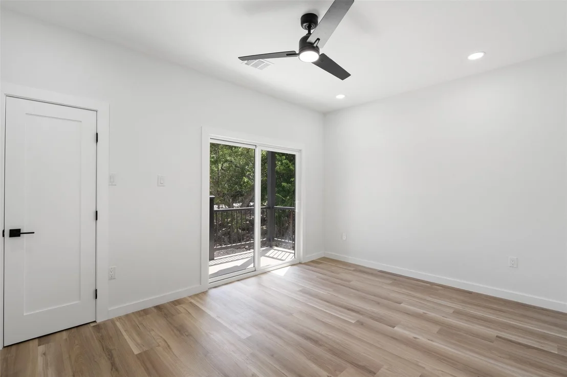 Photo of 30 Creek Side DR