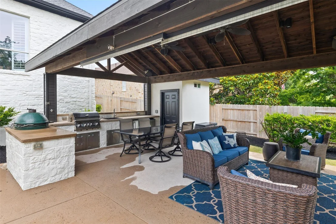 Photo of 291 Torrington DR