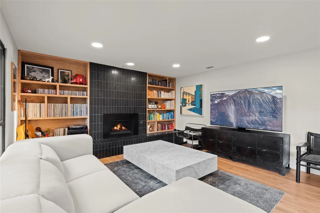 Photo of 7107 Greenock ST