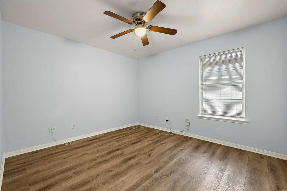 Photo of 16019 Dark LN