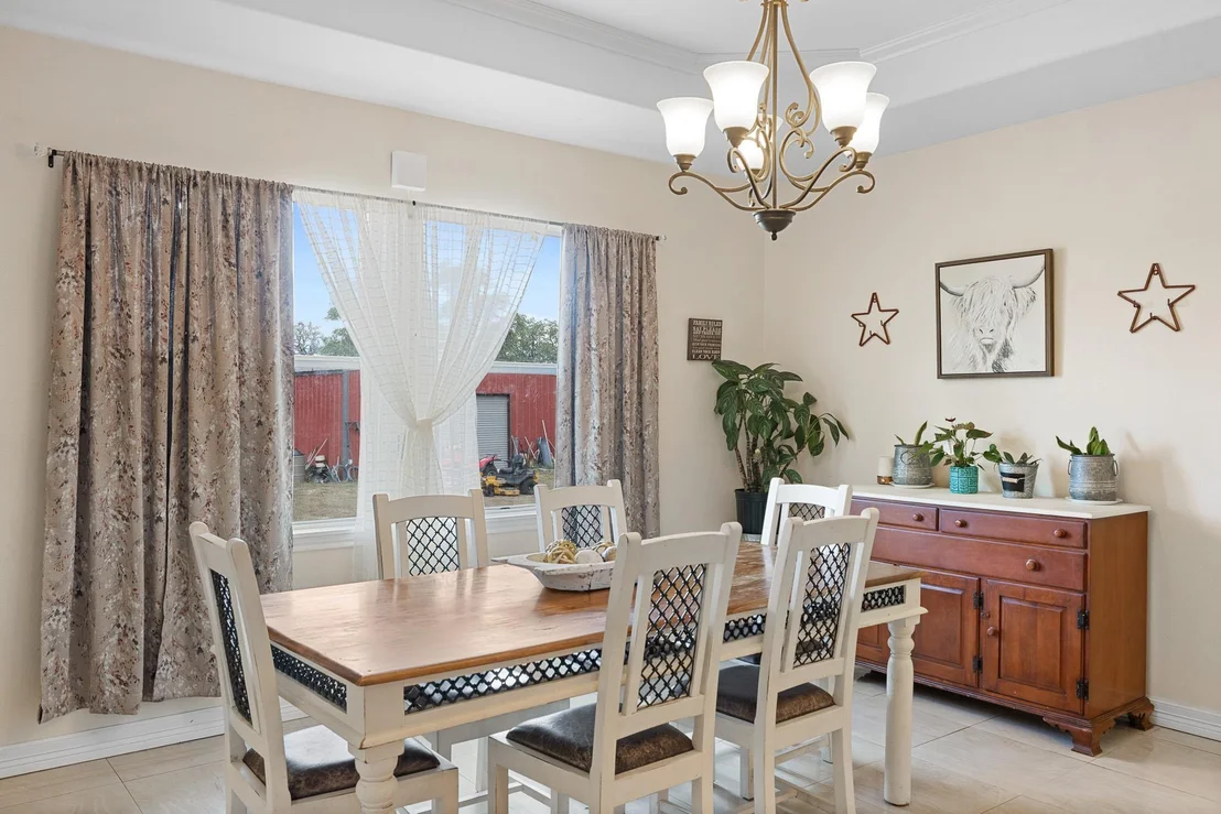 Photo of 1102 Private Road 2332