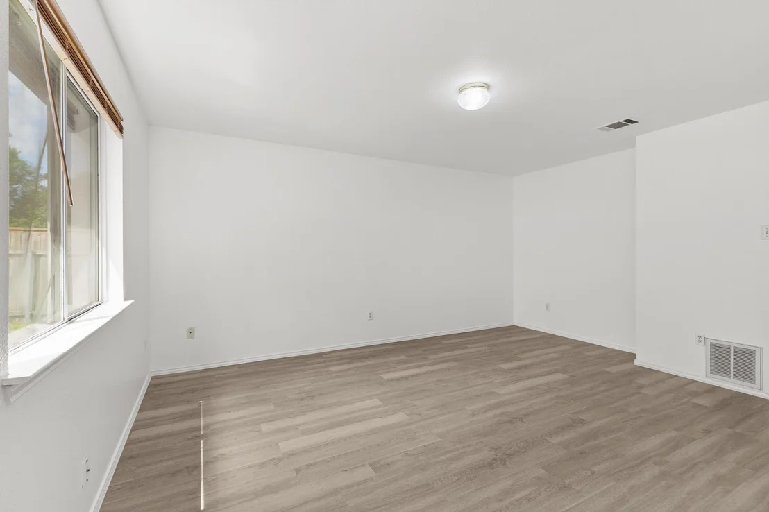 Photo of 112 James Lin CIR