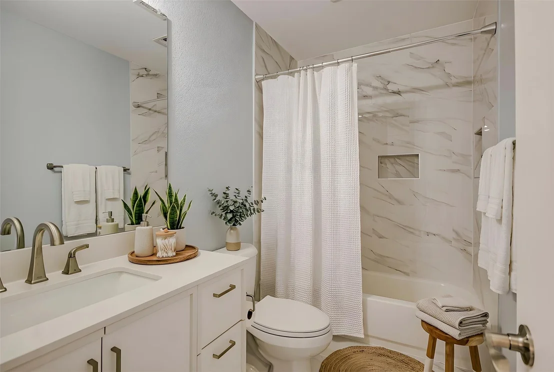 Photo of 222 Herrera TRL