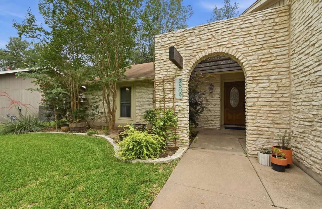 Photo of 2509 Redleaf LN