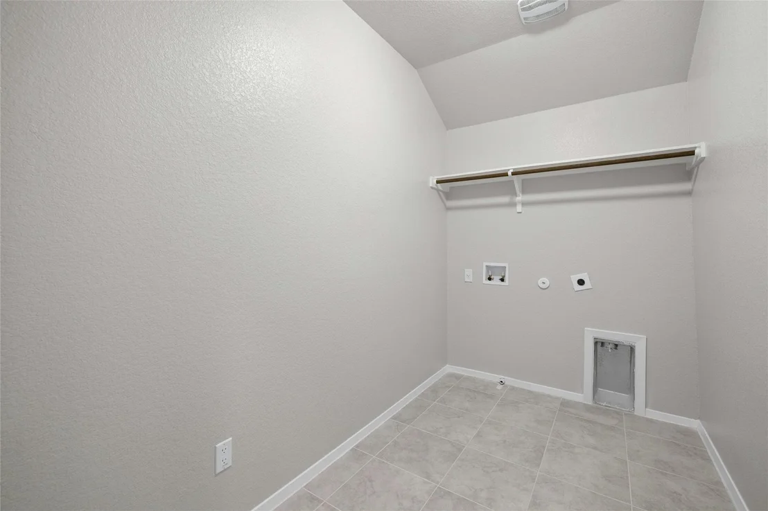 Photo of 5000 Black Onyx DR