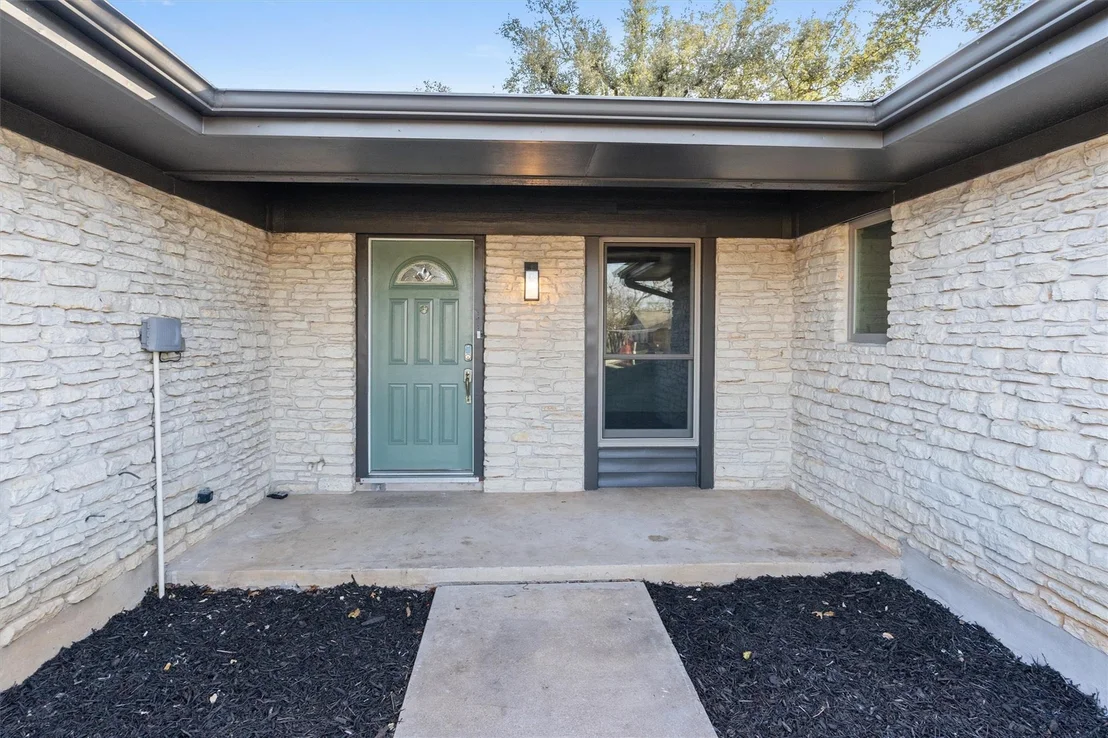 Photo of 1701 Deep Wood DR
