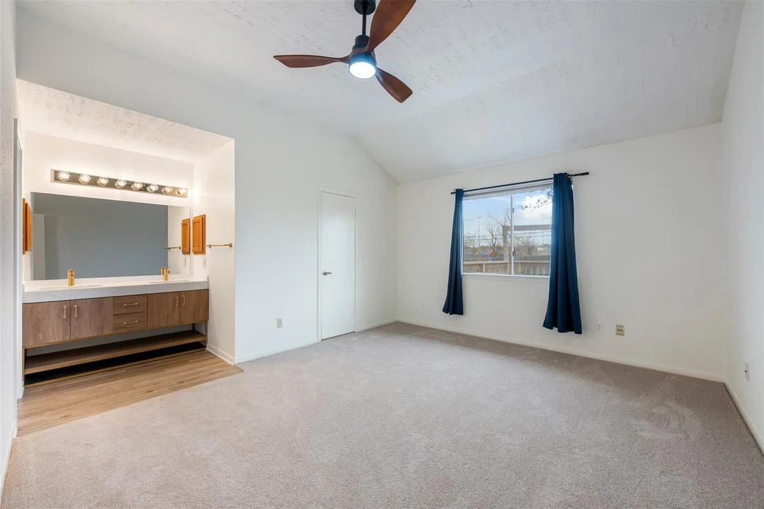 Photo of 712 Quail Run RD