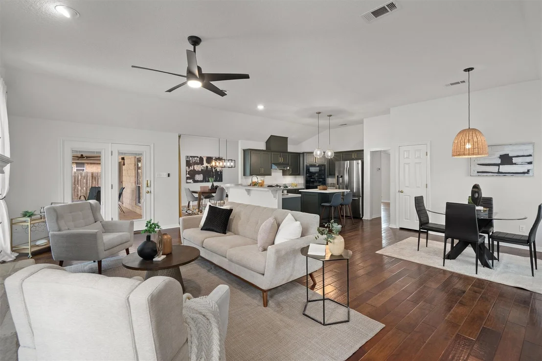 Photo of 1014 Hackberry DR