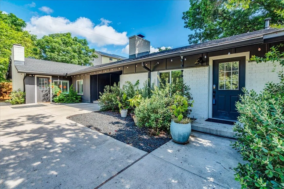 Photo of 2506 Audubon PL