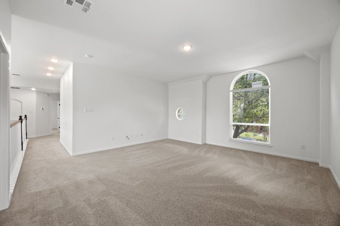 Photo of 1245 Lacey Oak LOOP