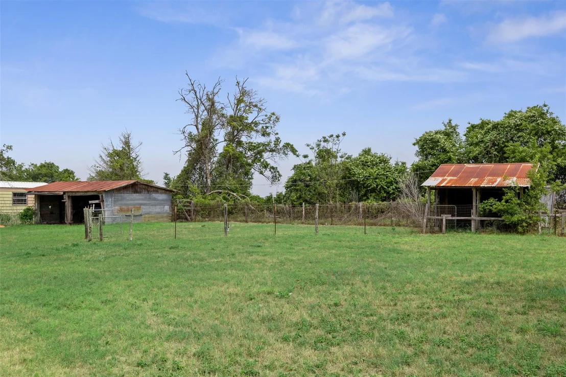 Photo of 5530 US Highway 90a W