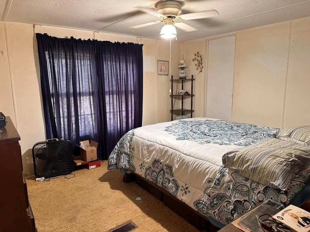 Photo of 124 Three Oaks LN
