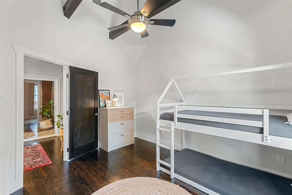 Photo of 1711 Payne Ave