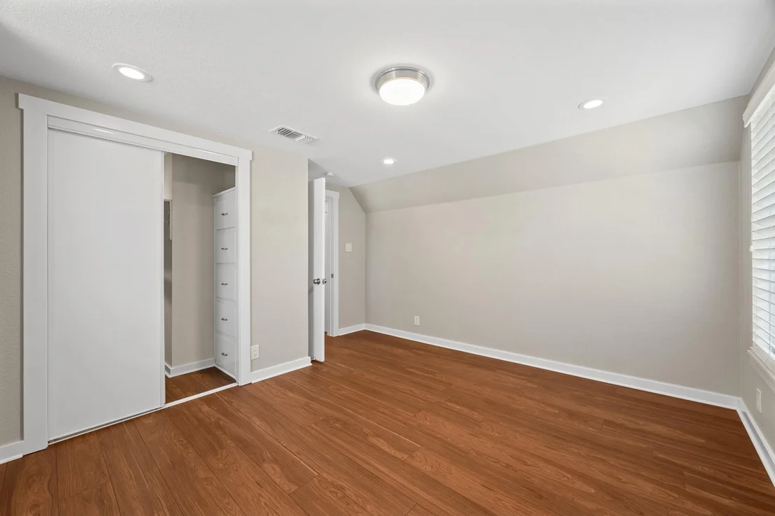 Photo of 1801 Ohlen RD