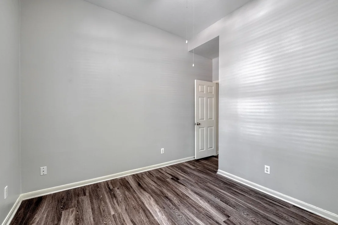 Photo of 2155 Redwing WAY