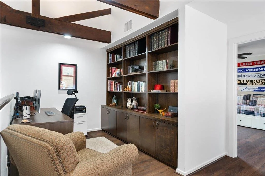 Photo of 110 West Eagle DR