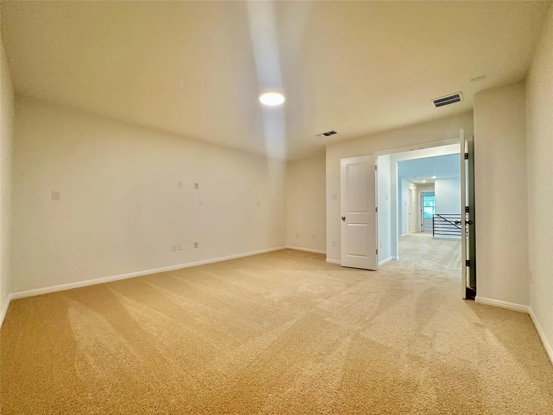 Photo of 172 White Horses DR