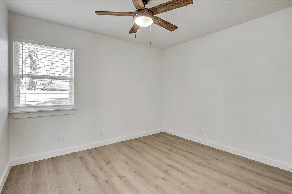 Photo of Unit A at 1402 Valleyridge CIR