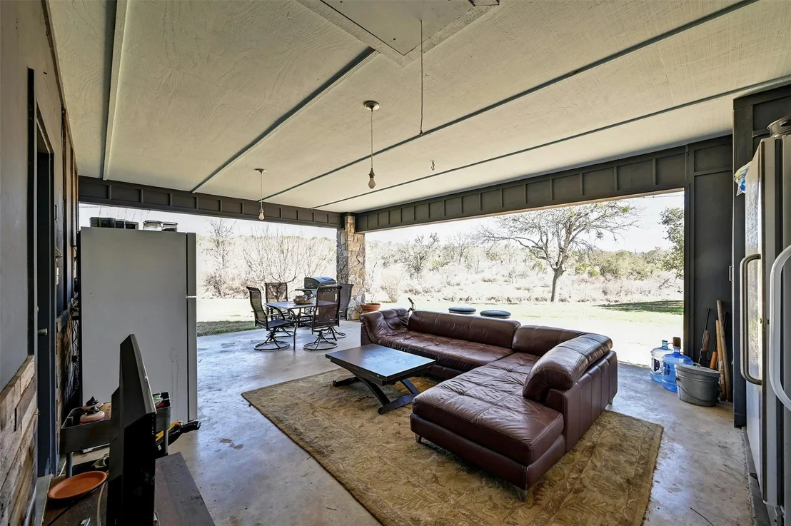 Photo of 915 County Road 404