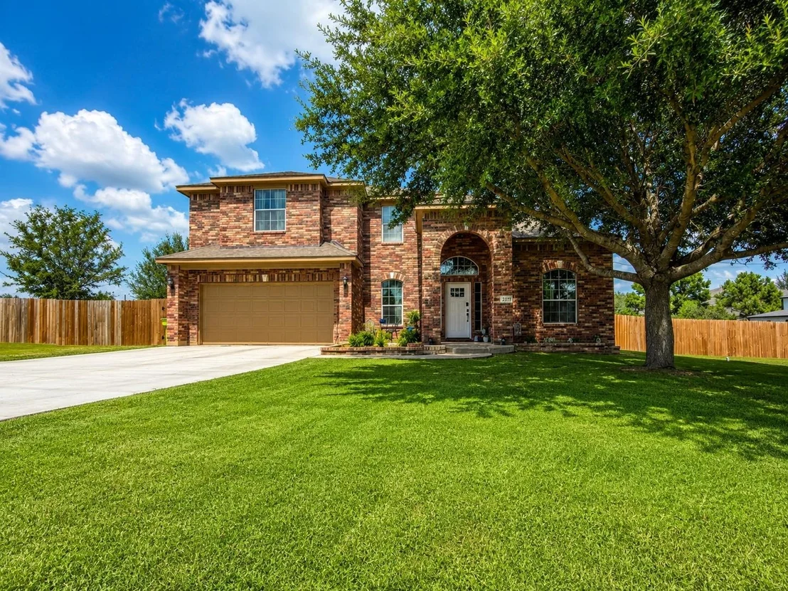 Photo of 237 Cardinal DR
