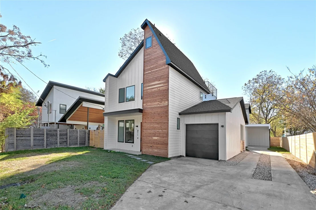 Photo of Unit 1 at 2717 Lyons RD