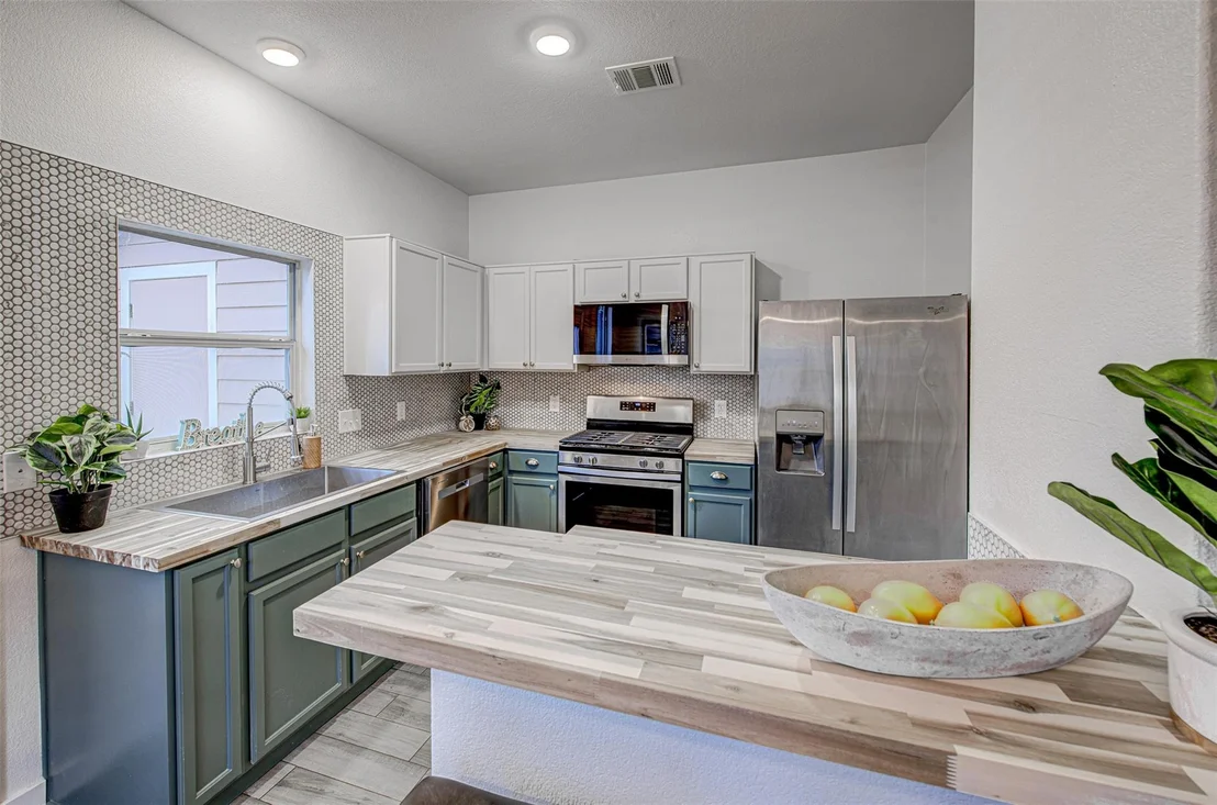 Photo of Unit B at 6249 Negley