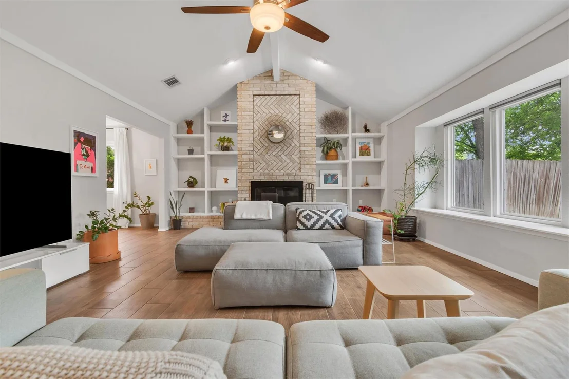 Photo of 10809 Parkfield DR