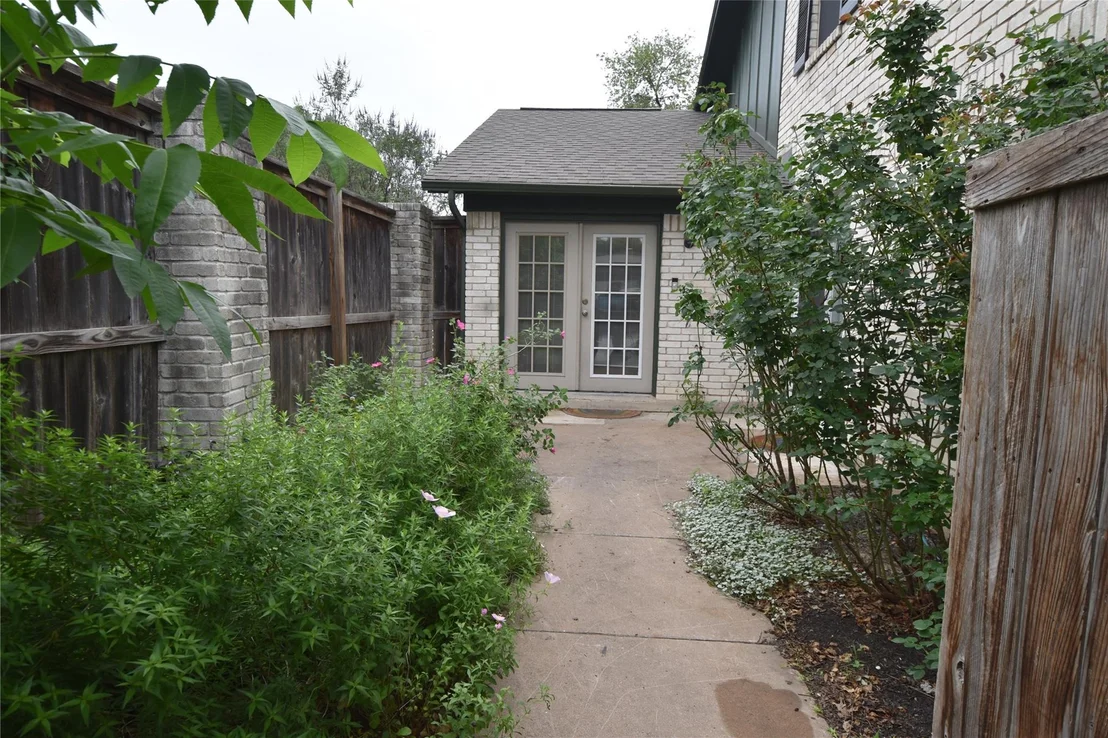Photo of 2000 Millay DR