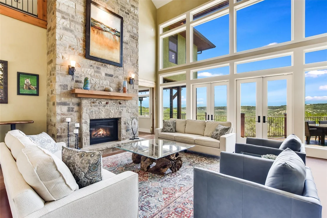 Photo of 400 Hillview RD