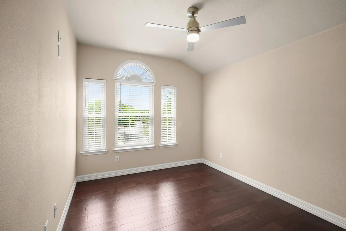Photo of 9321 Queens Park CV