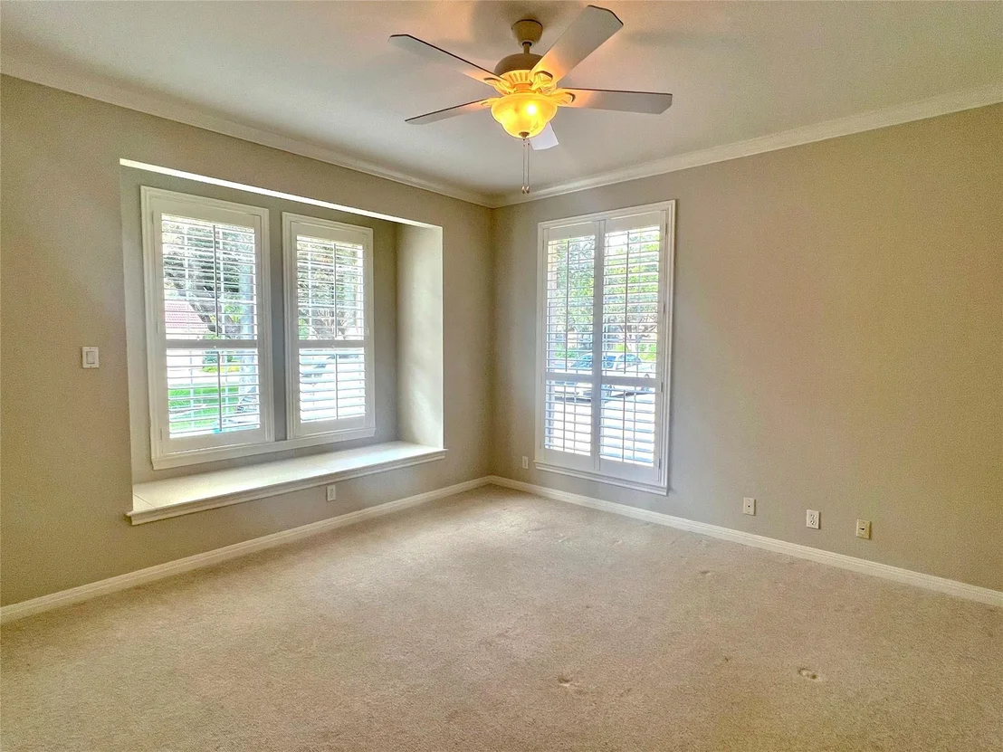 Photo of 4213 Lakeway BLVD
