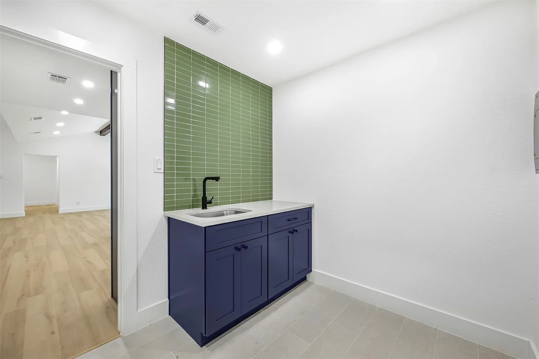 Photo of 3001 Cedarlawn CIR