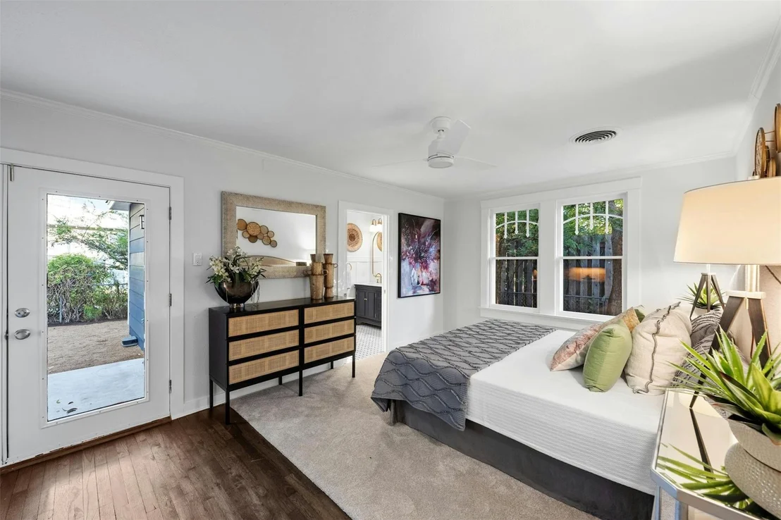 Photo of 3505 West Ave