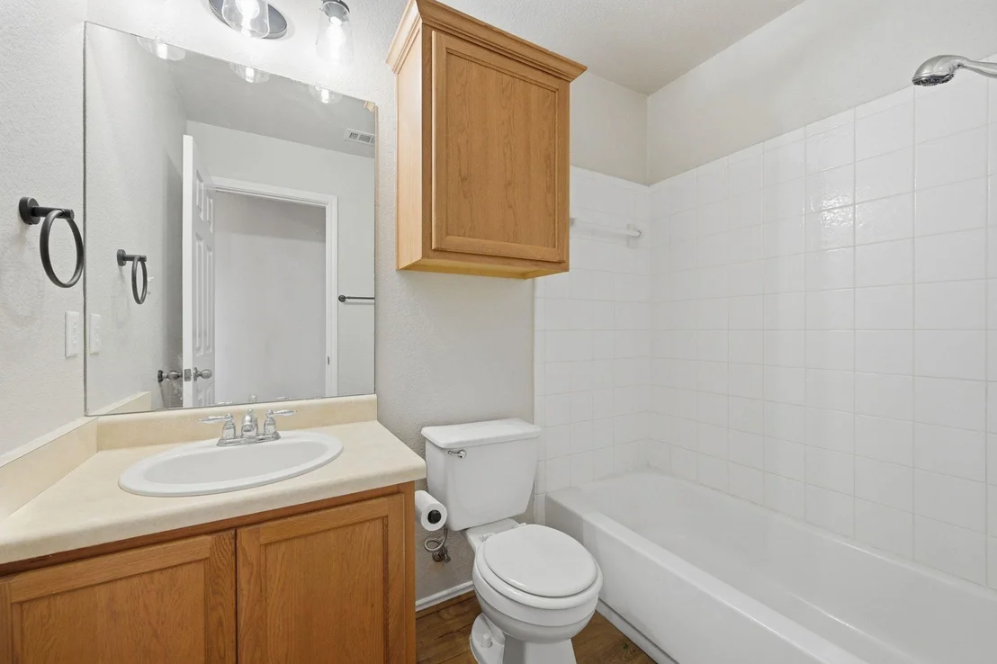 Photo of 1733 Thompson TRL