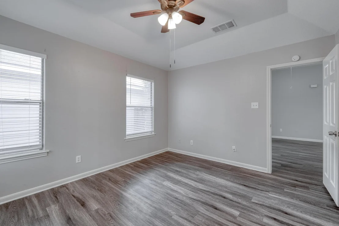 Photo of 2155 Redwing WAY